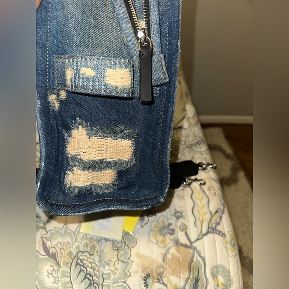 Marc Jacobs THE RIP
AND REPAIR DENIM MEDIUM TOTE BAG - Picture 5 of 15